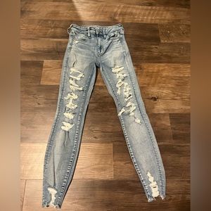 American eagle light wash ripped high rise jeans